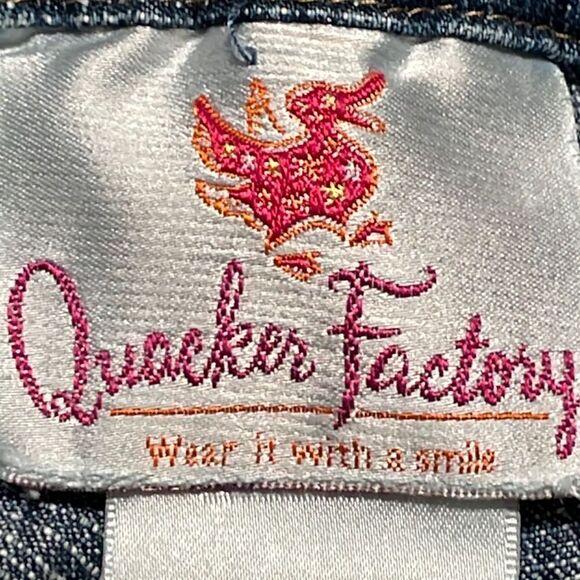 Quacker Factory fun cropped high waist green trim blue jeans size Large - Picture 6 of 9